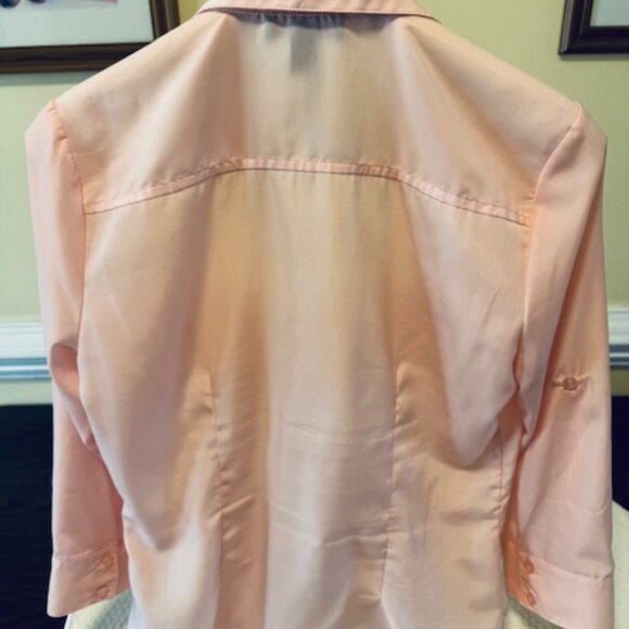 BCX Pastel Pink Button Up Blouse Size M Roll Tab 3/4 Sleeve Excellent Condition - Picture 4 of 8